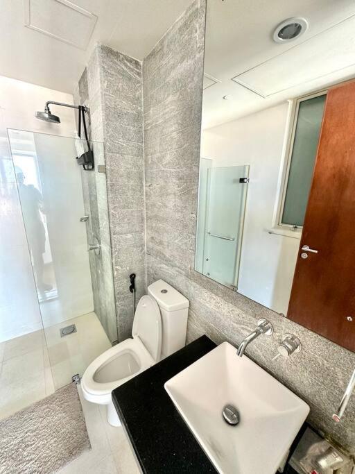 Emperor Residencies Apartemen Kolombo